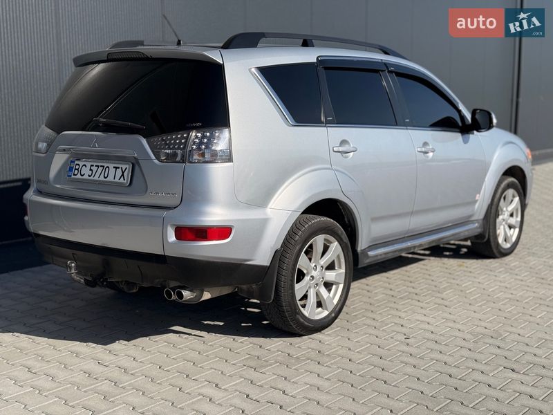 Внедорожник / Кроссовер Mitsubishi Outlander 2011 в Львове