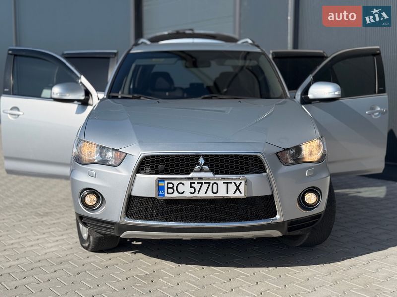 Внедорожник / Кроссовер Mitsubishi Outlander 2011 в Львове