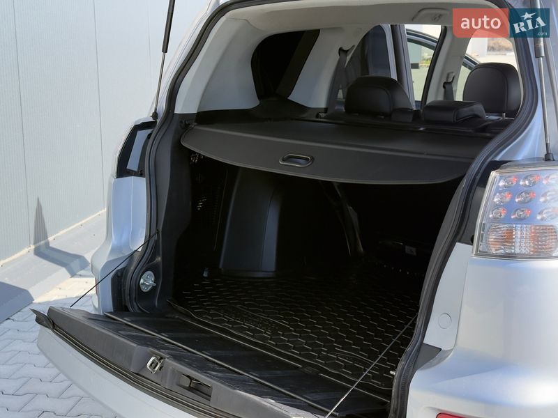 Внедорожник / Кроссовер Mitsubishi Outlander 2011 в Львове