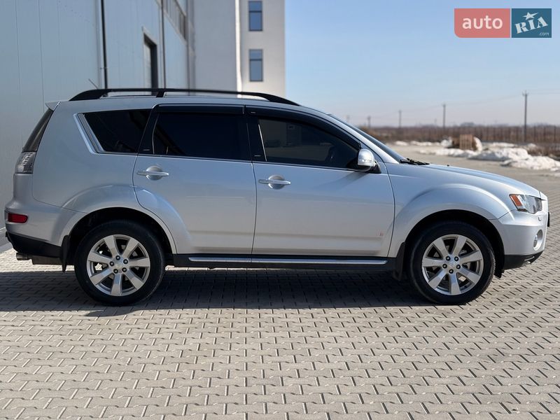 Внедорожник / Кроссовер Mitsubishi Outlander 2011 в Львове