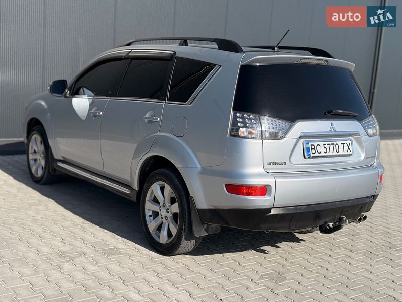 Внедорожник / Кроссовер Mitsubishi Outlander 2011 в Львове