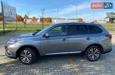 Позашляховик / Кросовер Mitsubishi Outlander 2018 в Вінниці