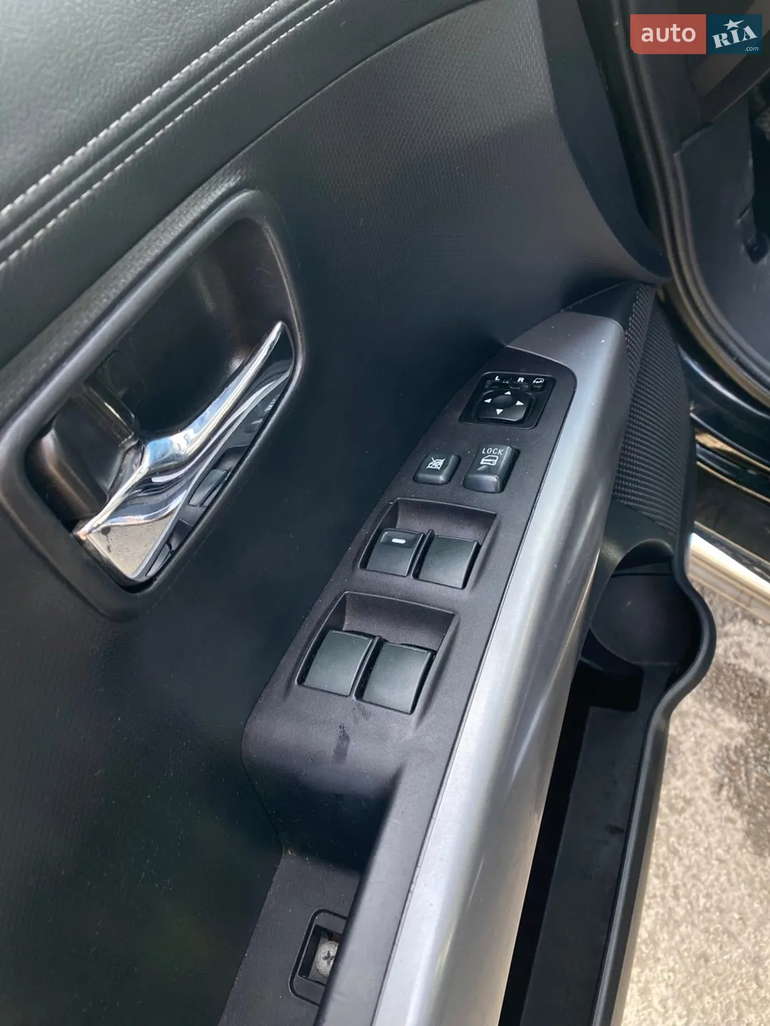 2012 Mitsubishi Outlander - мініатюра 8