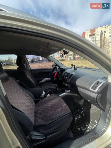 Внедорожник / Кроссовер Mitsubishi Outlander 2008 в Стрые