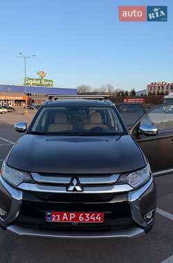 Позашляховик / Кросовер Mitsubishi Outlander 2018 в Львові