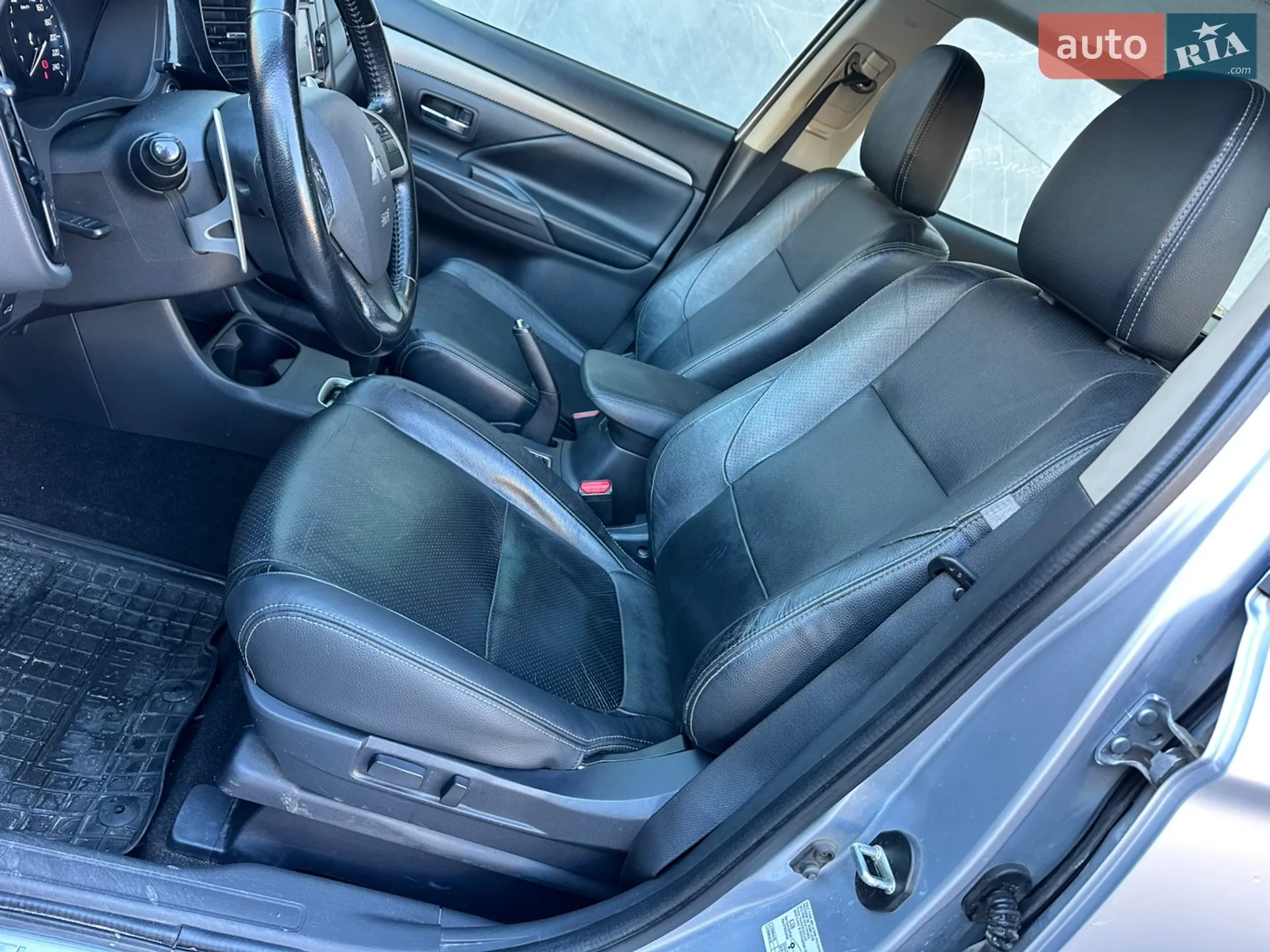 2012 Mitsubishi Outlander - мініатюра 16