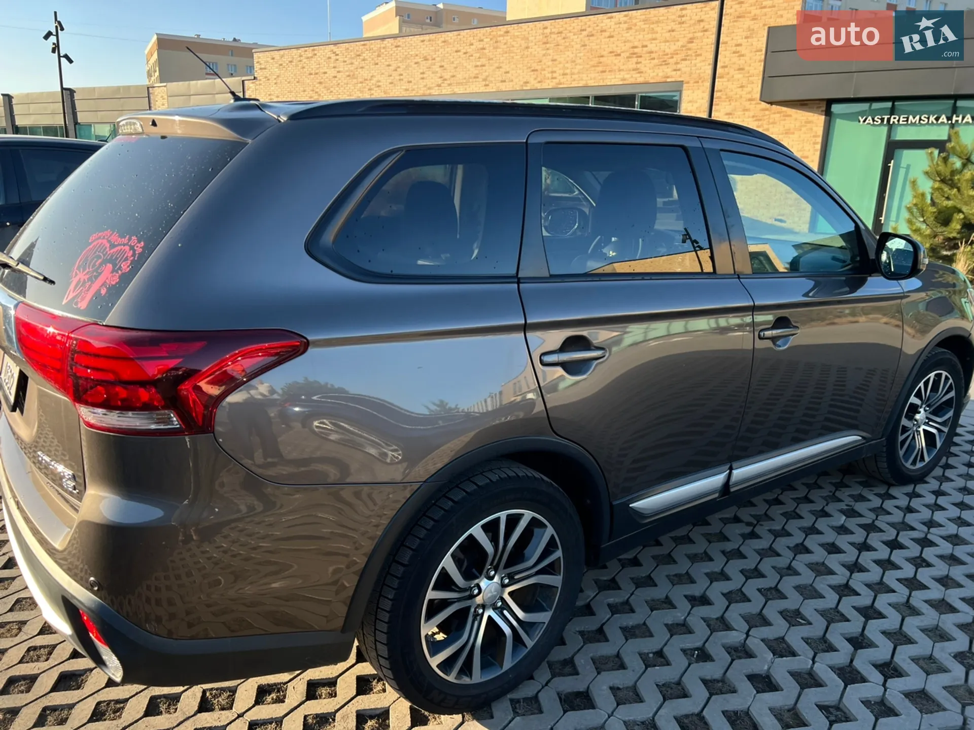 2016 Mitsubishi Outlander - фото 1