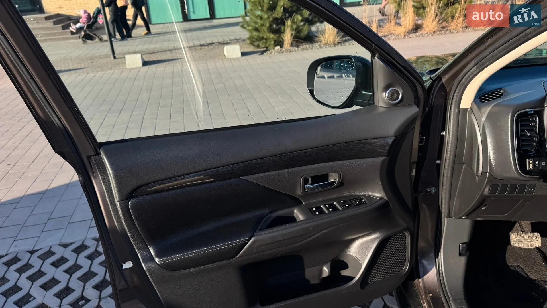 2016 Mitsubishi Outlander - мініатюра 27
