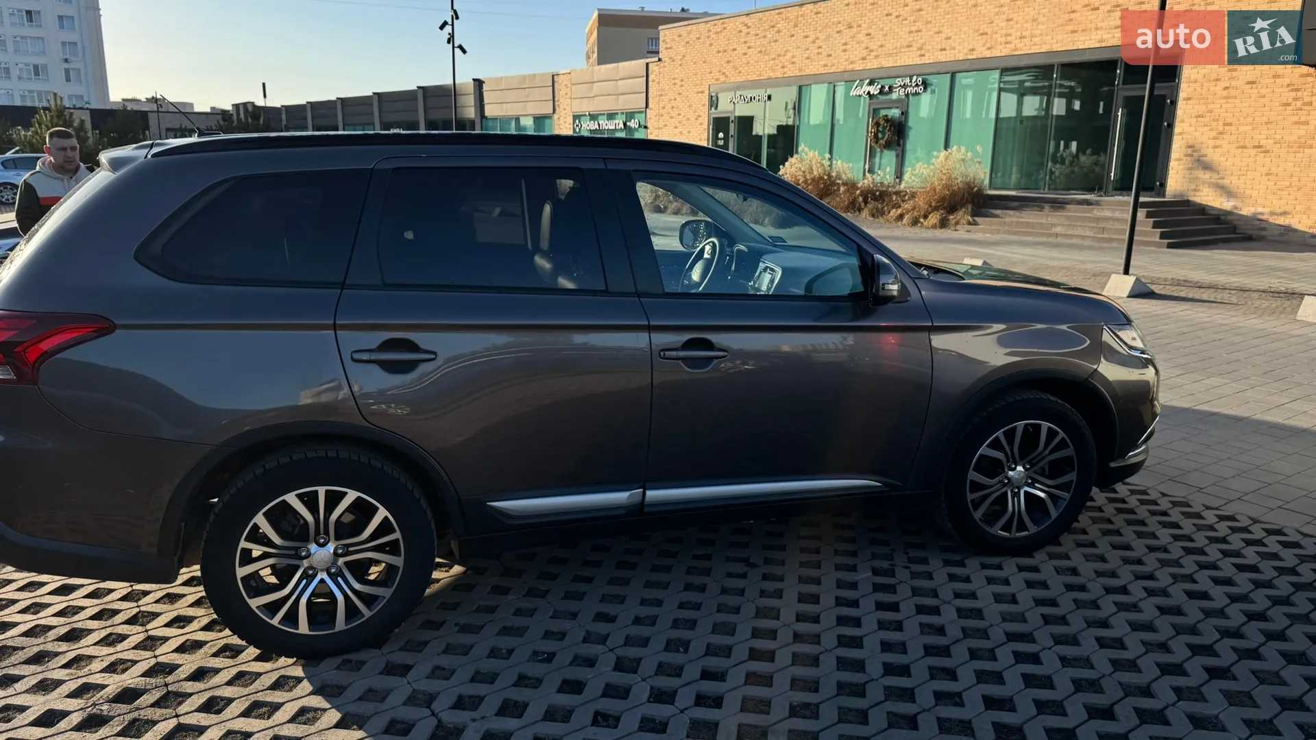 2016 Mitsubishi Outlander - мініатюра 20