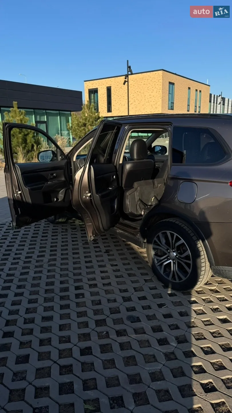 2016 Mitsubishi Outlander - мініатюра 35