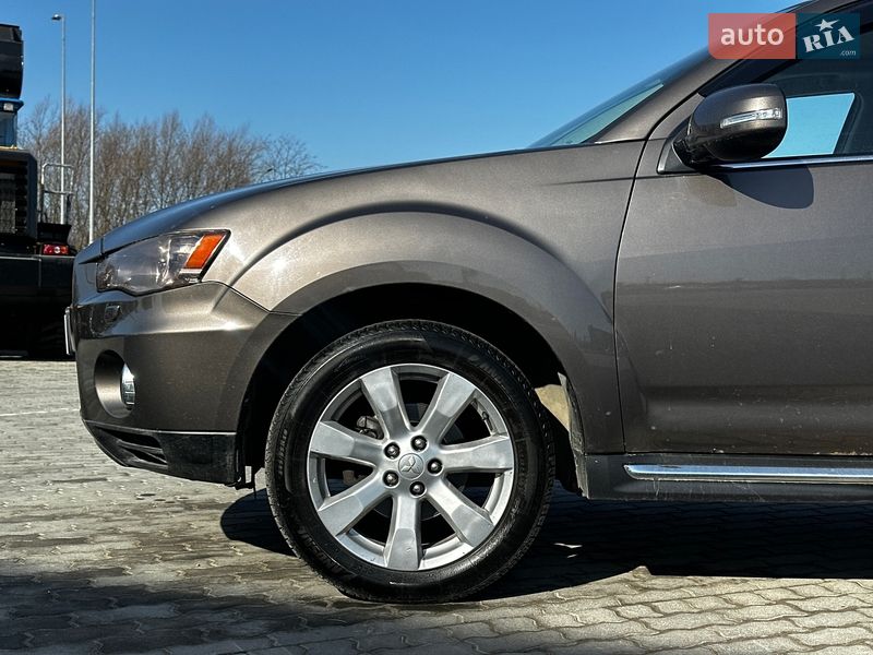Внедорожник / Кроссовер Mitsubishi Outlander 2009 в Львове