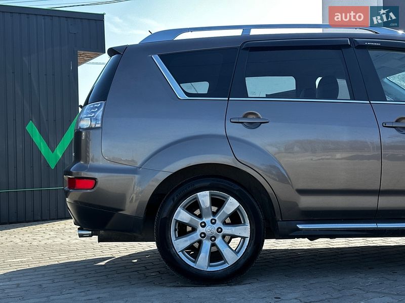 Внедорожник / Кроссовер Mitsubishi Outlander 2009 в Львове