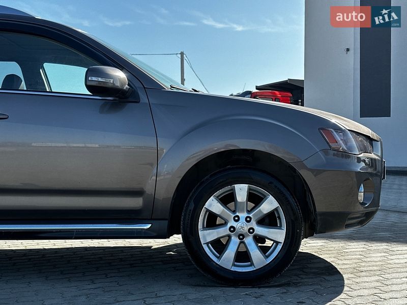 Внедорожник / Кроссовер Mitsubishi Outlander 2009 в Львове