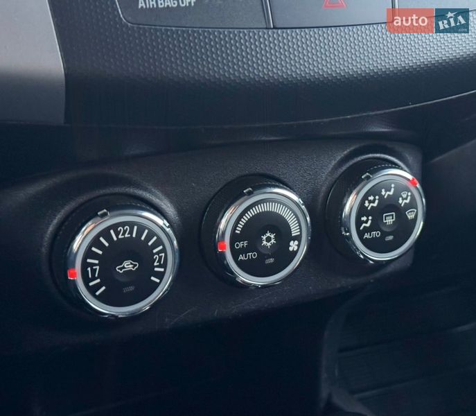 Внедорожник / Кроссовер Mitsubishi Outlander 2011 в Полтаве