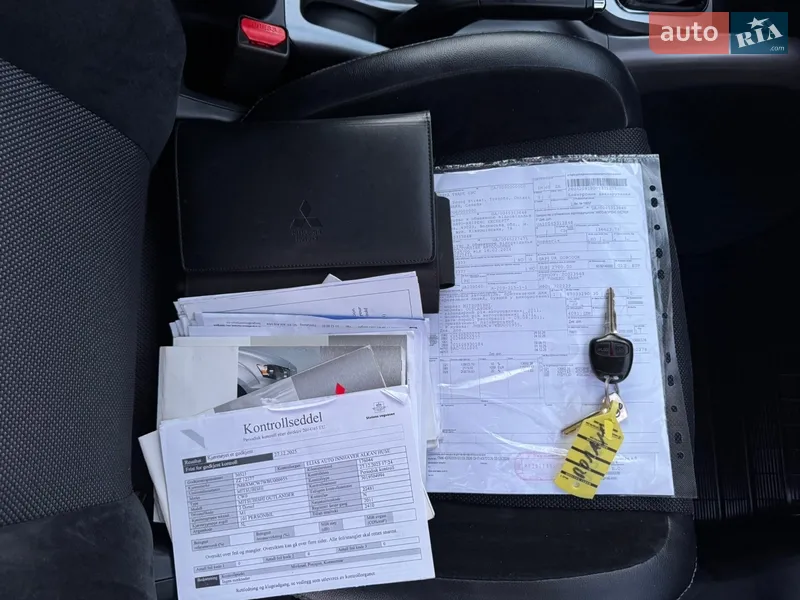 Внедорожник / Кроссовер Mitsubishi Outlander 2011 в Полтаве документ