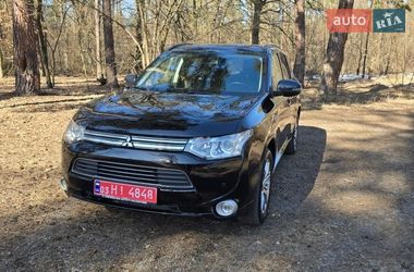 Внедорожник / Кроссовер Mitsubishi Outlander 2013 в Киеве