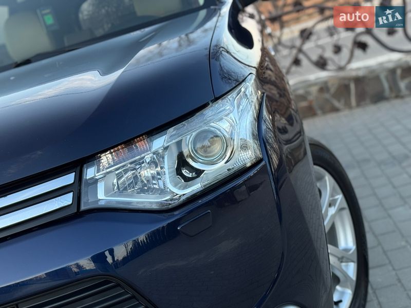 Позашляховик / Кросовер Mitsubishi Outlander 2013 в Дрогобичі