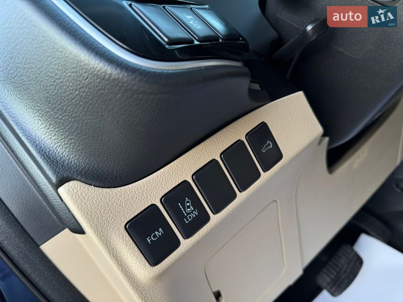 Позашляховик / Кросовер Mitsubishi Outlander 2013 в Дрогобичі