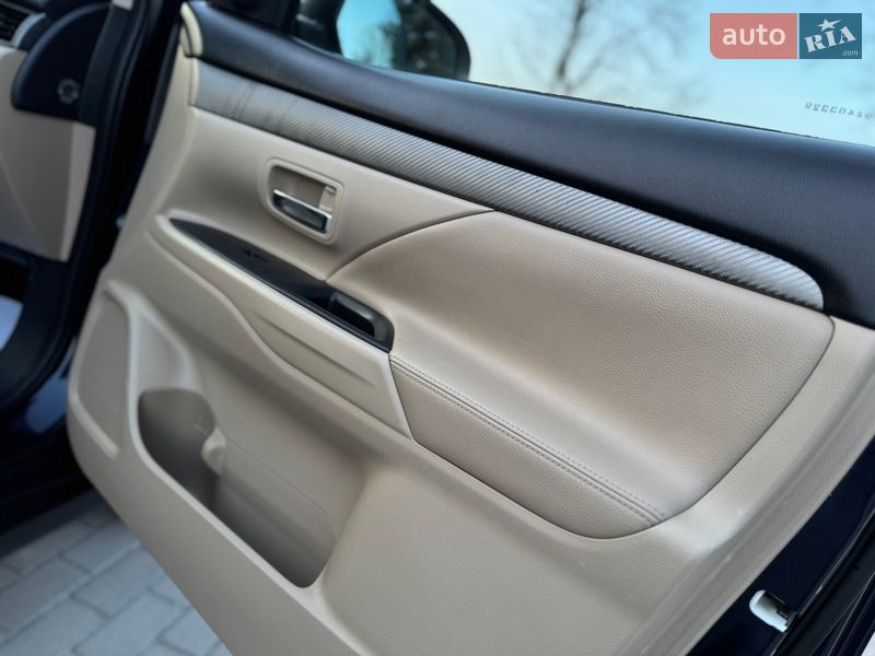 Позашляховик / Кросовер Mitsubishi Outlander 2013 в Дрогобичі