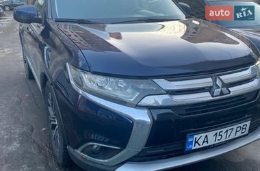 Позашляховик / Кросовер Mitsubishi Outlander 2016 в Києві