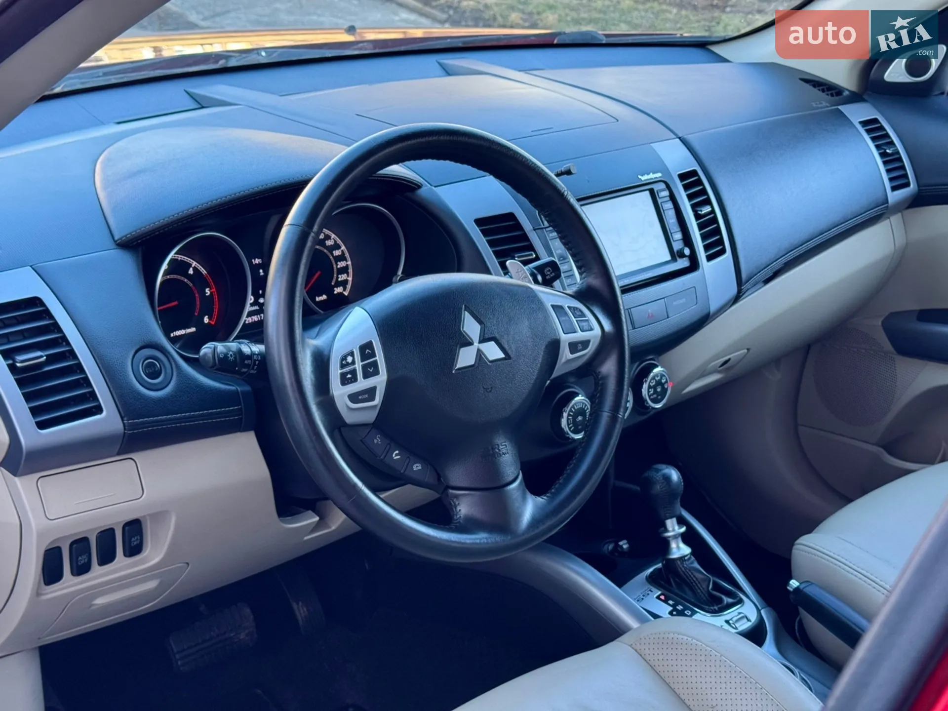 2010 Mitsubishi Outlander - мініатюра 16