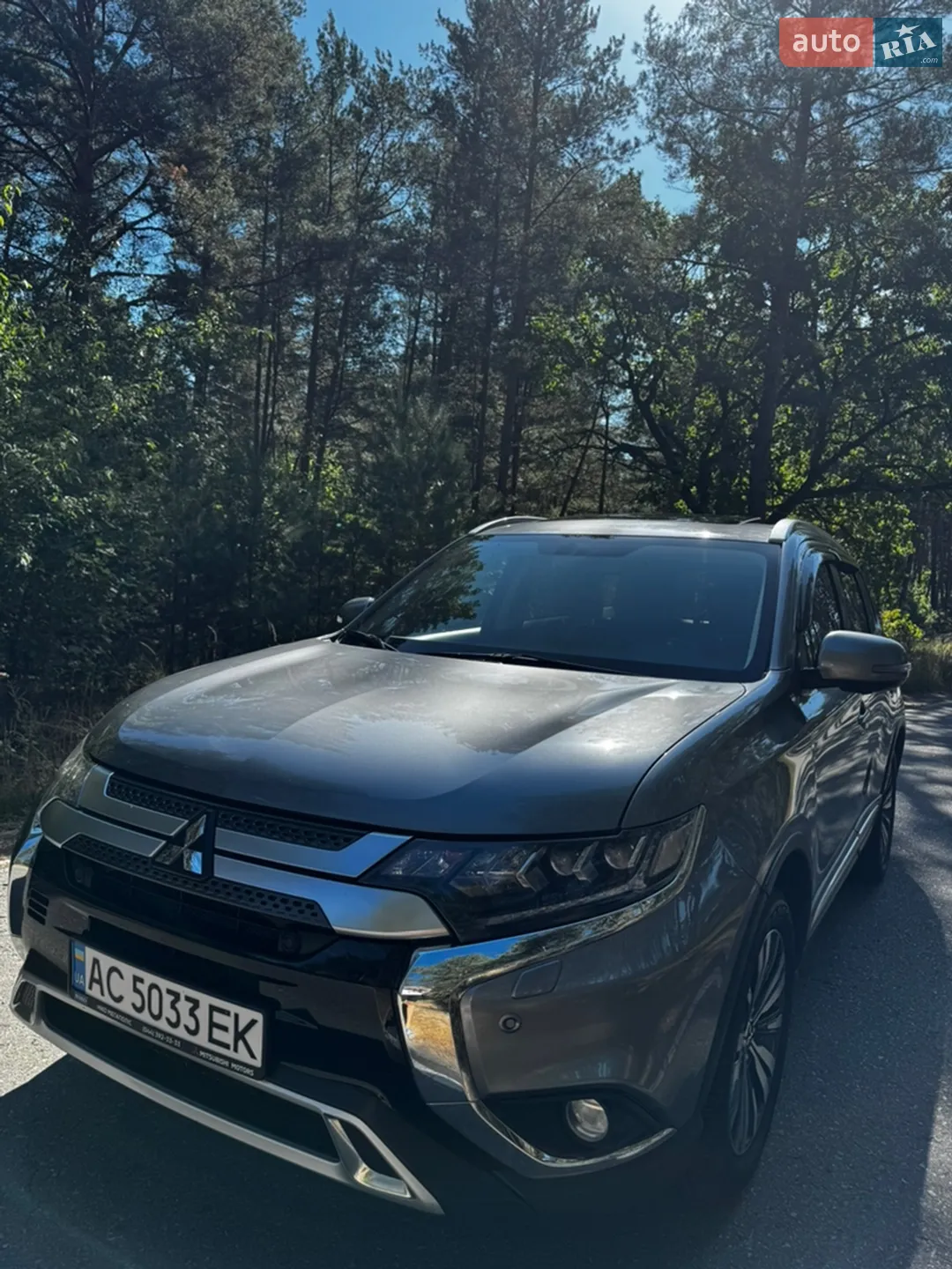 2020 Mitsubishi Outlander - фото 1