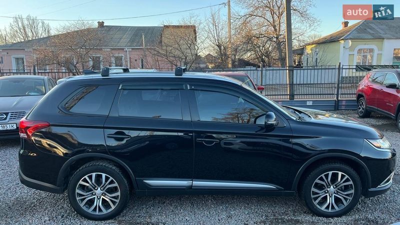 Внедорожник / Кроссовер Mitsubishi Outlander 2016 в Полтаве