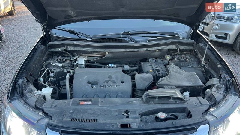 Внедорожник / Кроссовер Mitsubishi Outlander 2016 в Полтаве