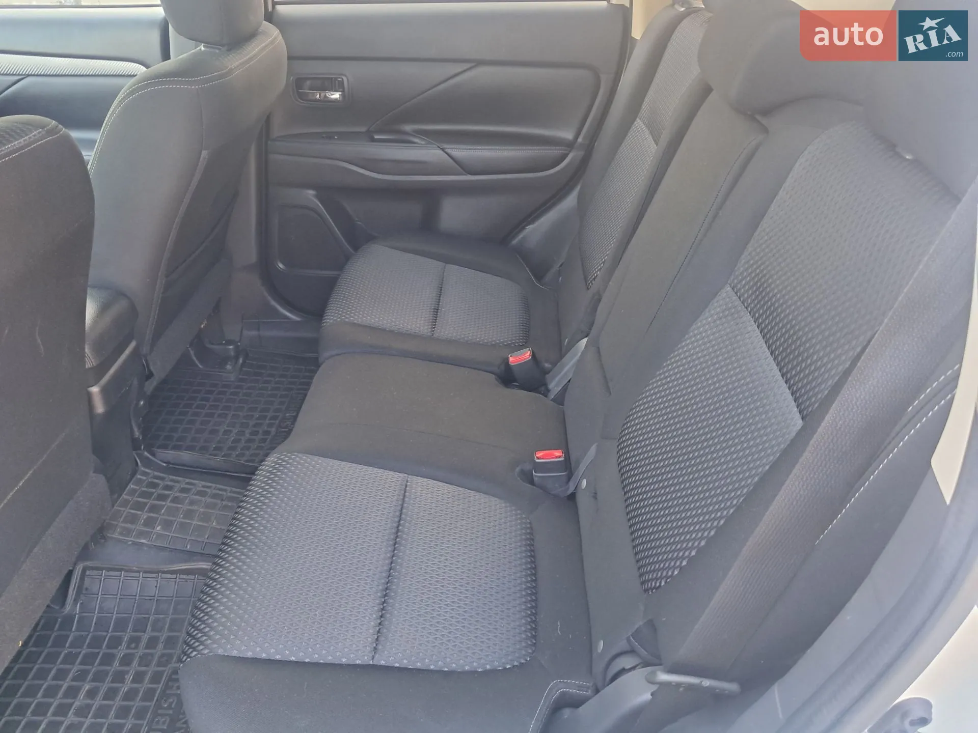 2016 Mitsubishi Outlander - мініатюра 12