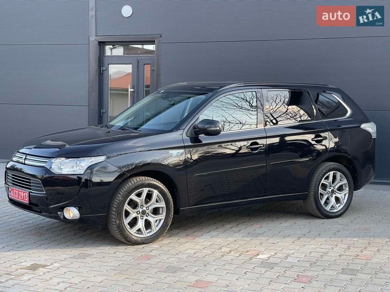 Внедорожник / Кроссовер Mitsubishi Outlander 2013 в Ивано-Франковске