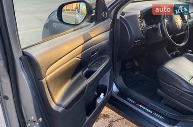 Позашляховик / Кросовер Mitsubishi Outlander 2012 в Ужгороді