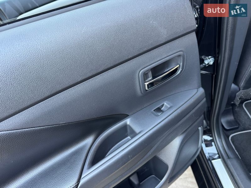 Внедорожник / Кроссовер Mitsubishi Outlander 2014 в Дрогобыче