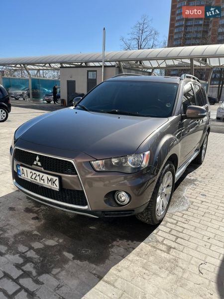 Mitsubishi Outlander 2011