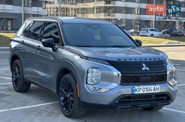 Внедорожник / Кроссовер Mitsubishi Outlander 2023 в Киеве