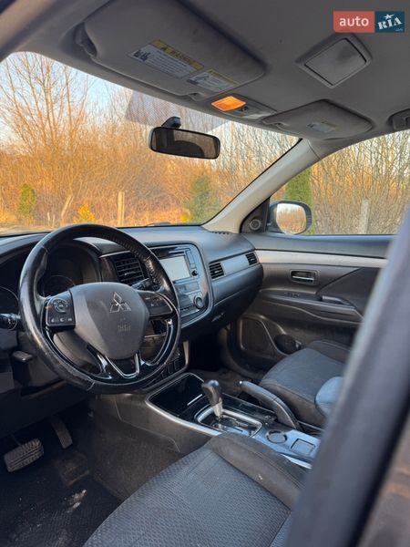 Внедорожник / Кроссовер Mitsubishi Outlander 2016 в Яворове фото 13 Внедорожник / Кроссовер Mitsubishi Outlander 2016 в Яворове