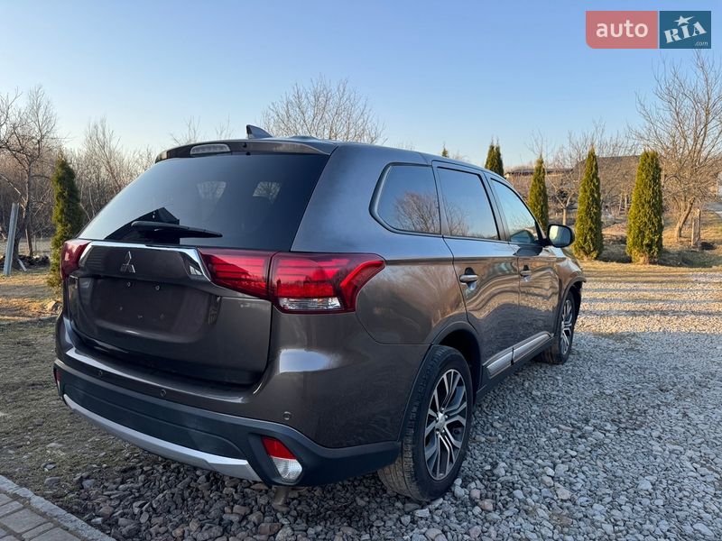 Внедорожник / Кроссовер Mitsubishi Outlander 2016 в Яворове фото 3 Внедорожник / Кроссовер Mitsubishi Outlander 2016 в Яворове