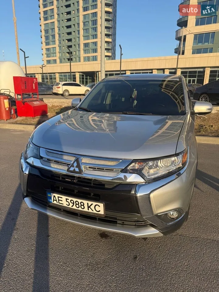 2019 Mitsubishi Outlander - мініатюра 16