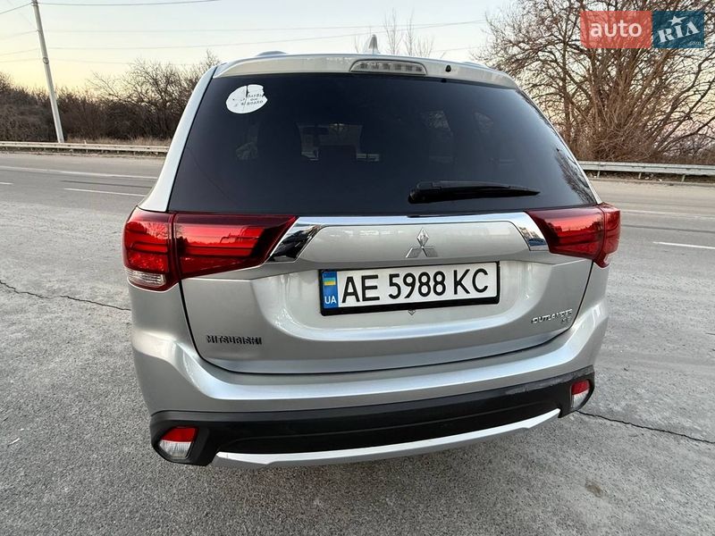 Внедорожник / Кроссовер Mitsubishi Outlander 2018 в Днепре