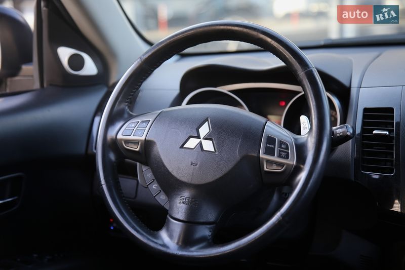 Внедорожник / Кроссовер Mitsubishi Outlander 2008 в Харькове