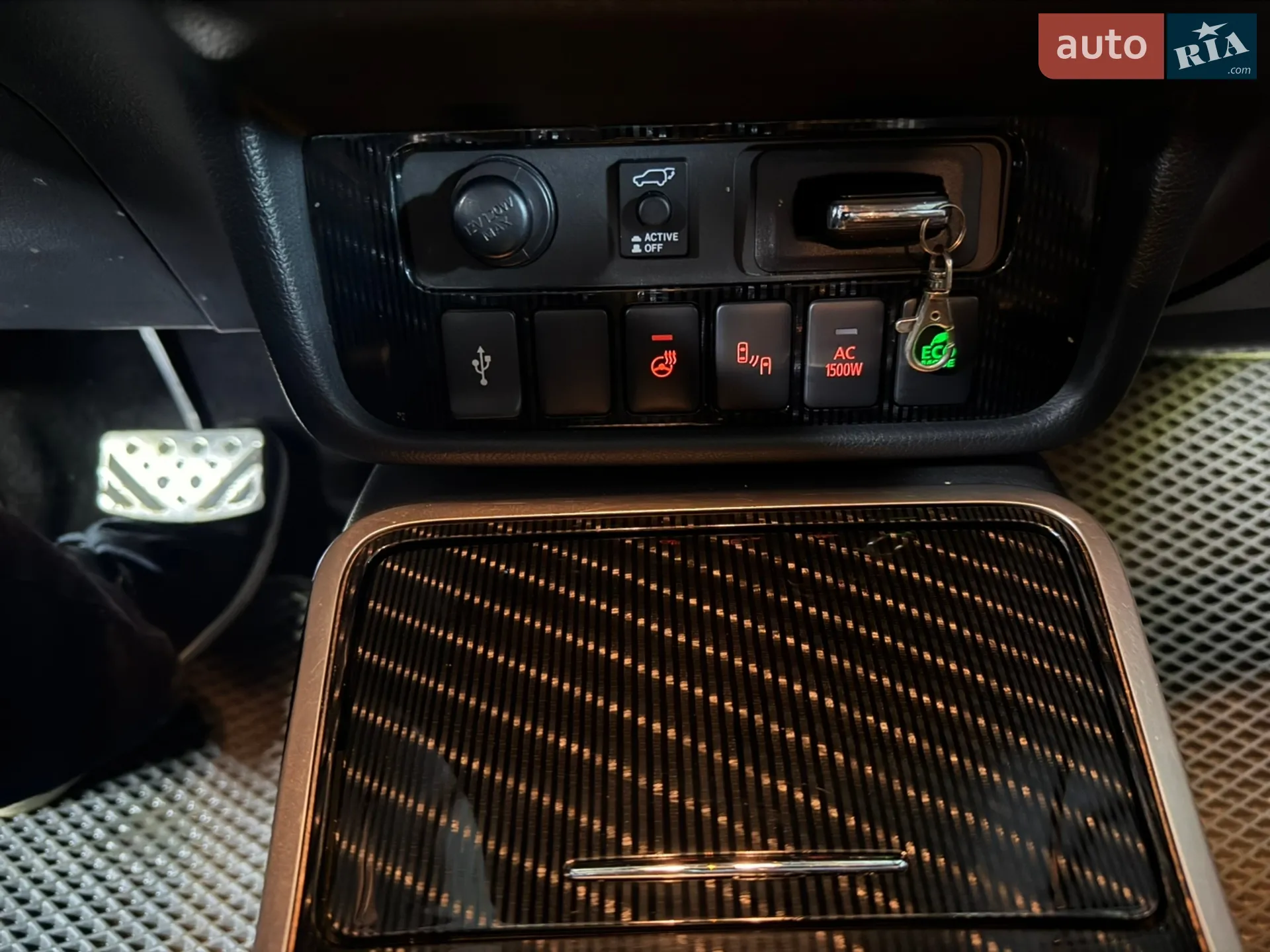 2022 Mitsubishi Outlander - мініатюра 28
