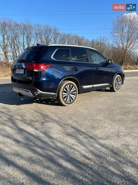 Внедорожник / Кроссовер Mitsubishi Outlander 2018 в Киеве