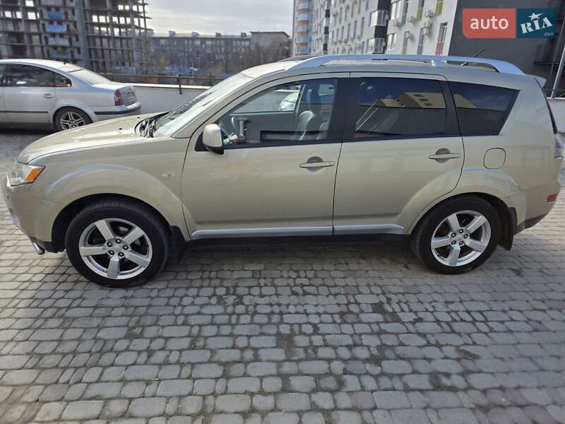 Внедорожник / Кроссовер Mitsubishi Outlander 2008 в Харькове