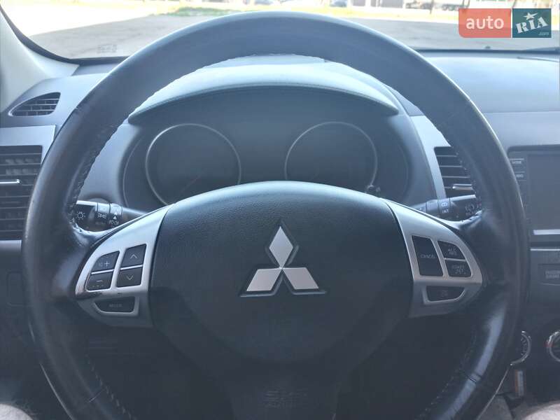 Позашляховик / Кросовер Mitsubishi Outlander 2010 в Тернополі