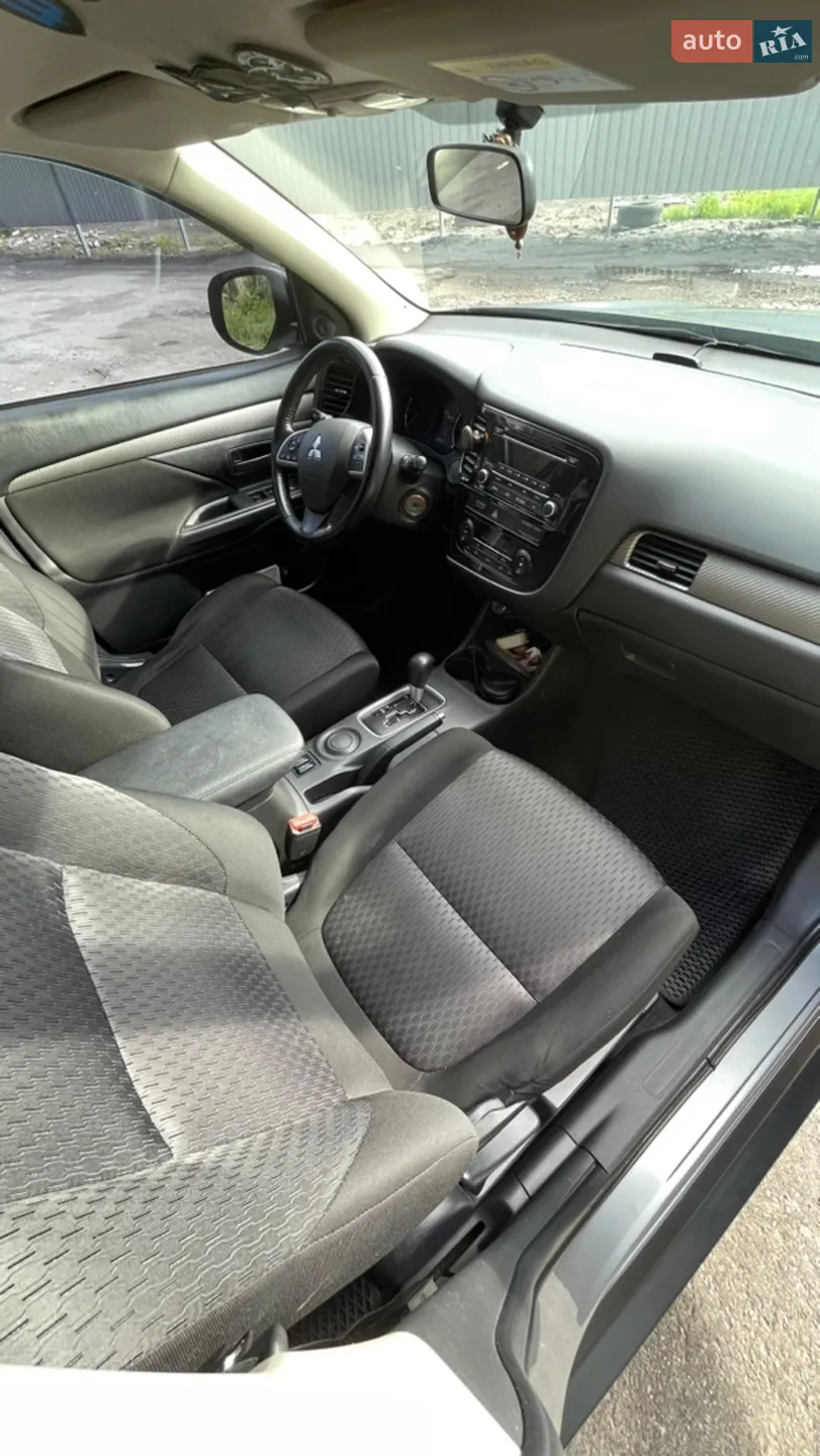 2014 Mitsubishi Outlander - мініатюра 6