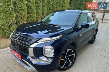 Внедорожник / Кроссовер Mitsubishi Outlander 2023 в Львове