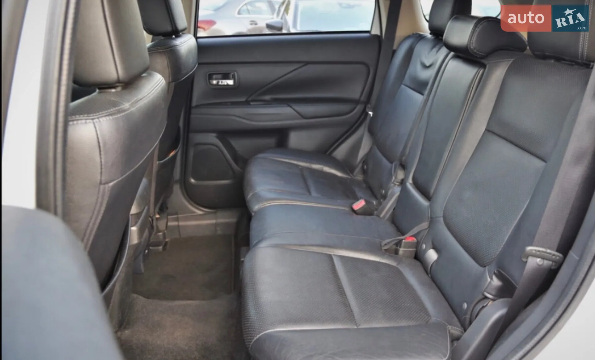 2016 Mitsubishi Outlander - мініатюра 24