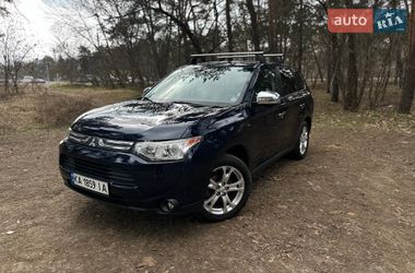 Позашляховик / Кросовер Mitsubishi Outlander 2013 в Києві