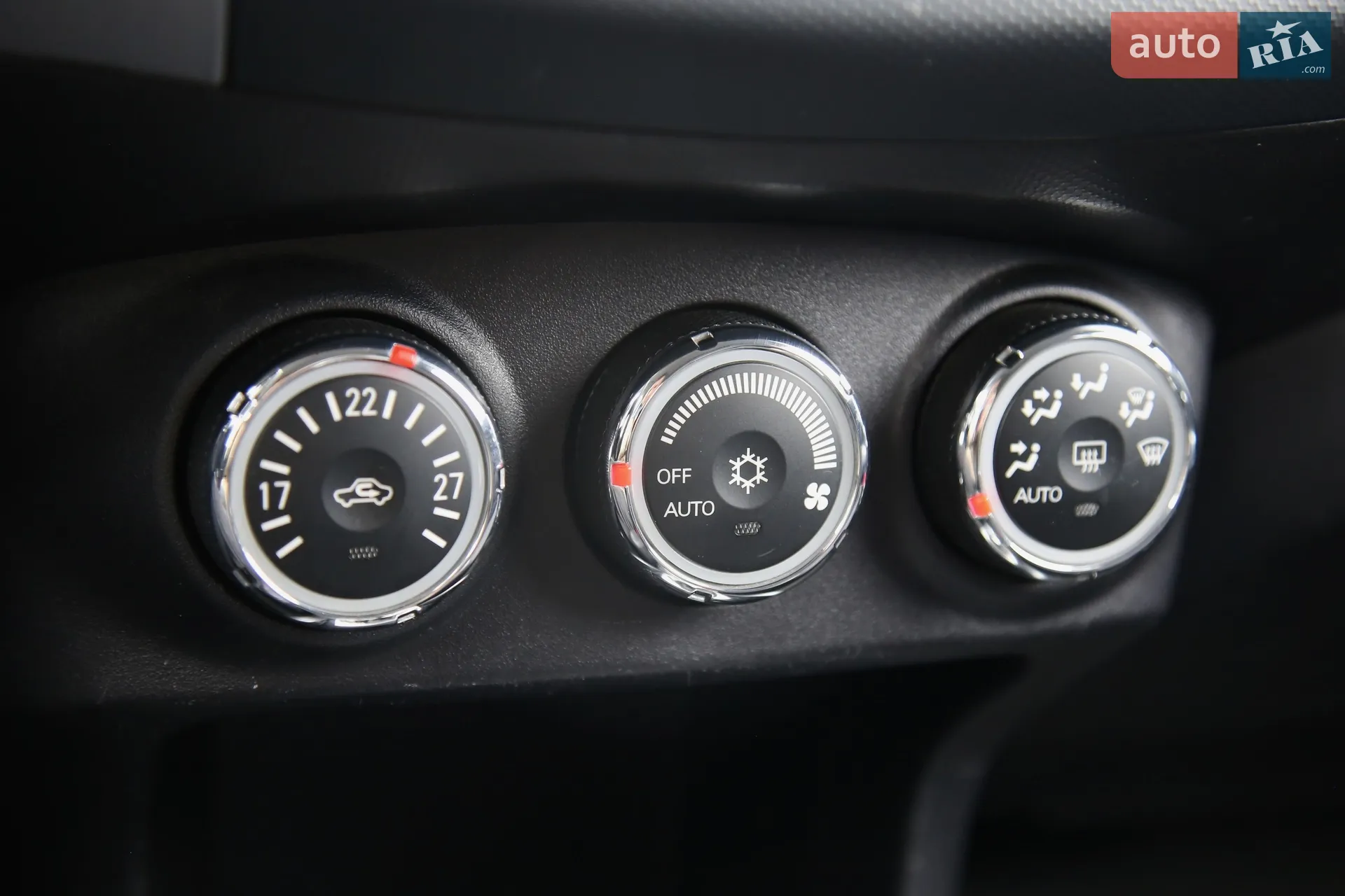 2011 Mitsubishi Outlander - мініатюра 17