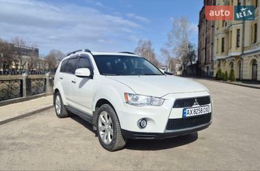 Внедорожник / Кроссовер Mitsubishi Outlander 2012 в Харькове