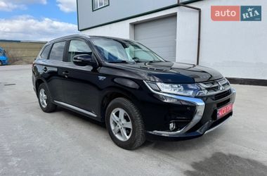 Внедорожник / Кроссовер Mitsubishi Outlander 2016 в Виннице